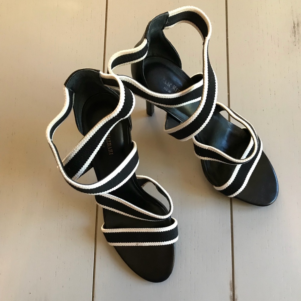 Celie Isaac Mizrahi black and white heels
